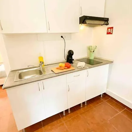 Beautiful Near Carcavelos Apartment Parede