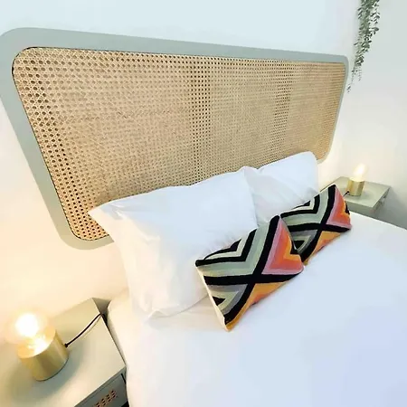 Beautiful Near Carcavelos Apartment Parede