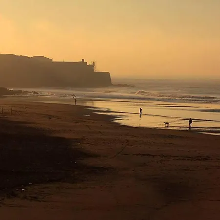 Beautiful Near Carcavelos Parede